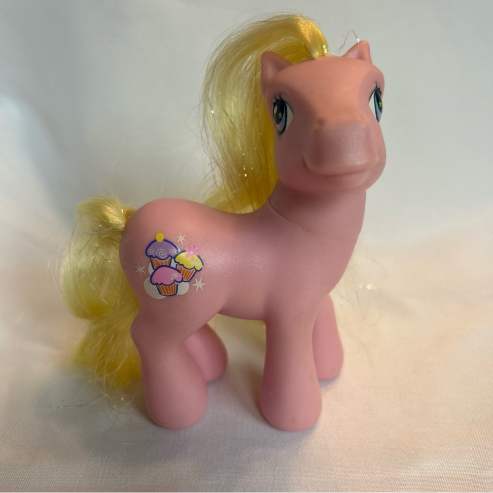 My Little Pony G3 CUPCAKE 2006 Glitter Celebration Pink w/Yellow Tinsel Hair